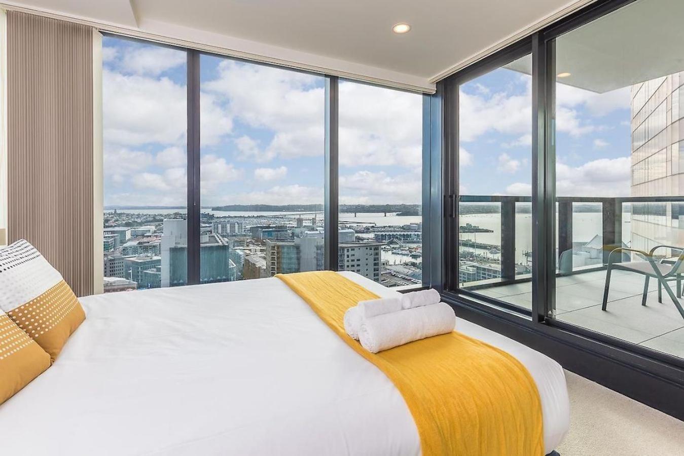 Top Floor Harbour View And Skytower View Apartment In Cbd Оукланд Екстериор снимка